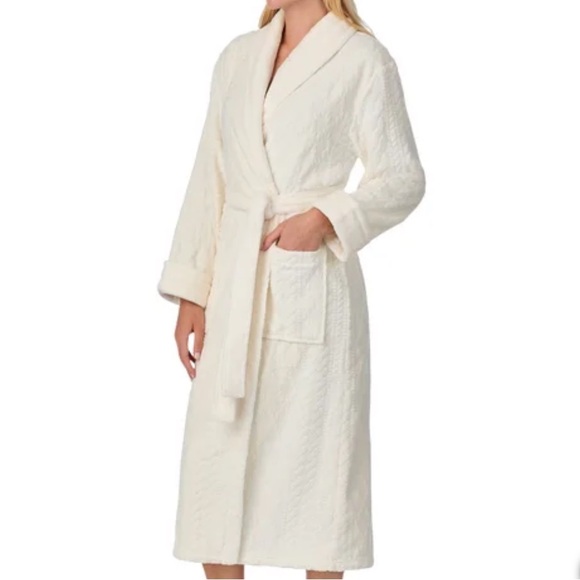 Room Service Plush Robe - Picture 3 of 3